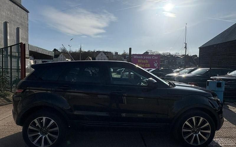 Used Land Rover Range Rover evoque SE 150 HP (110 kW) 2018 Hatchback