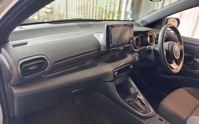 Used Toyota Yaris Hybrid Design 116 HP (85 kW) 2023 Grey Hatchback