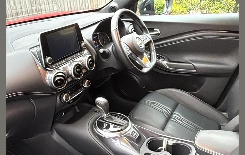 Used Nissan Juke Tekna 140 HP (102 kW) 2024 Red SUV