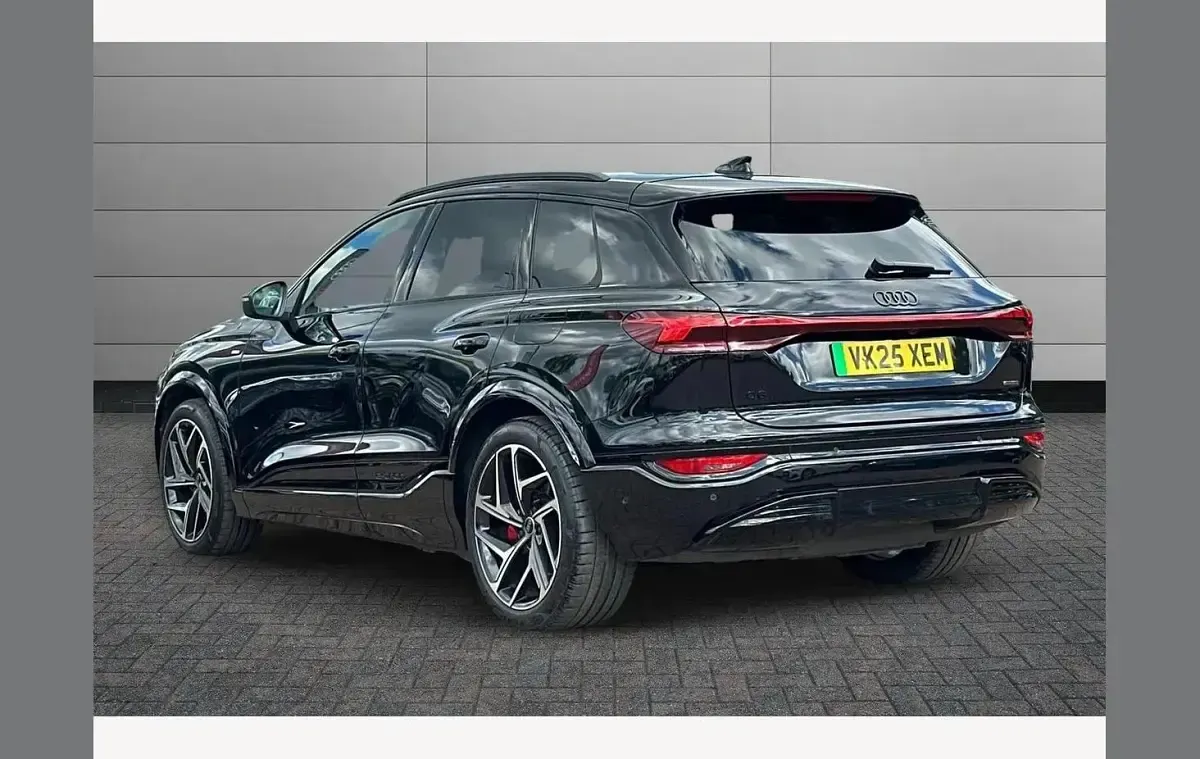 Used Audi Q6 e-tron Advanced 284 kW (387 HP) 2025 Black SUV