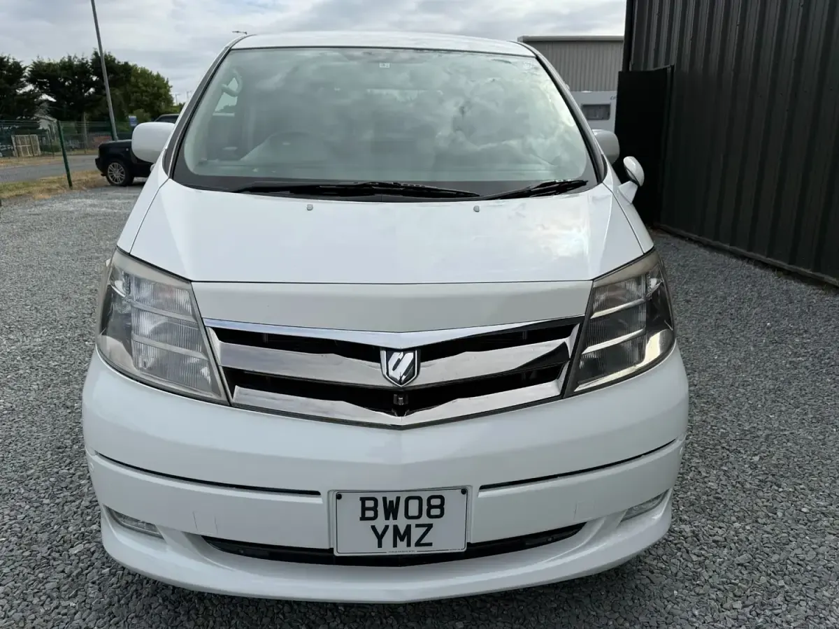 Usado Toyota Alphard 2008 Branco Monovolume
