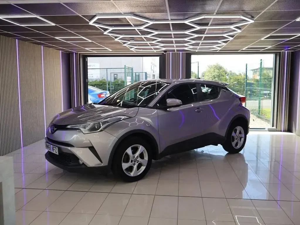 Used Toyota C-HR 116 HP (85 kW) 2017 Silver SUV