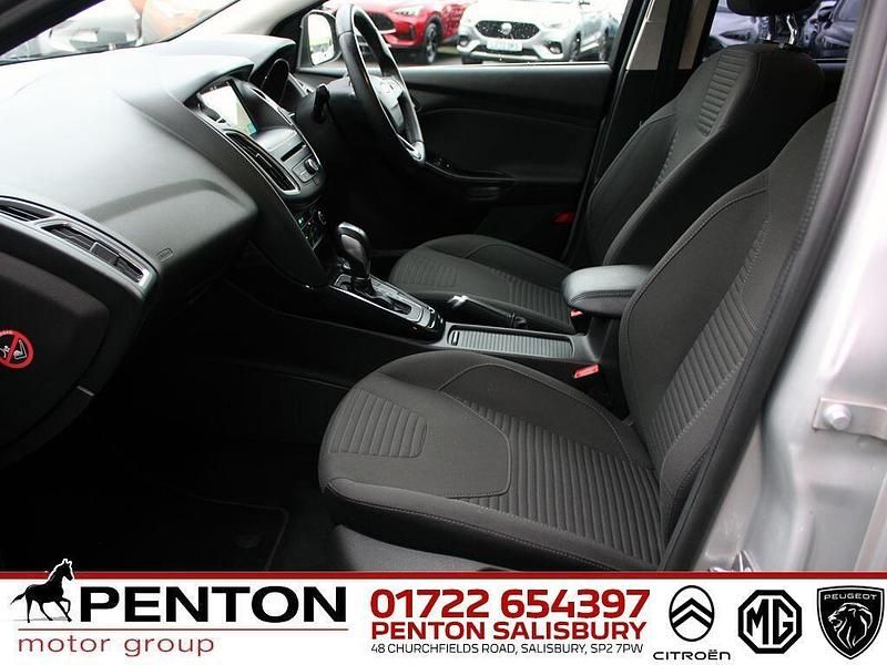Used Ford Focus Titanium 125 HP (91 kW) 2017 Silver Estate