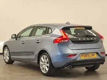 Used Volvo V40 Inscription 152 HP (111 kW) 2019 Blue Hatchback