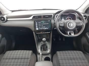 Używany MG ZS Excite 106 KM (77 kW) 2024 Srebrny SUV