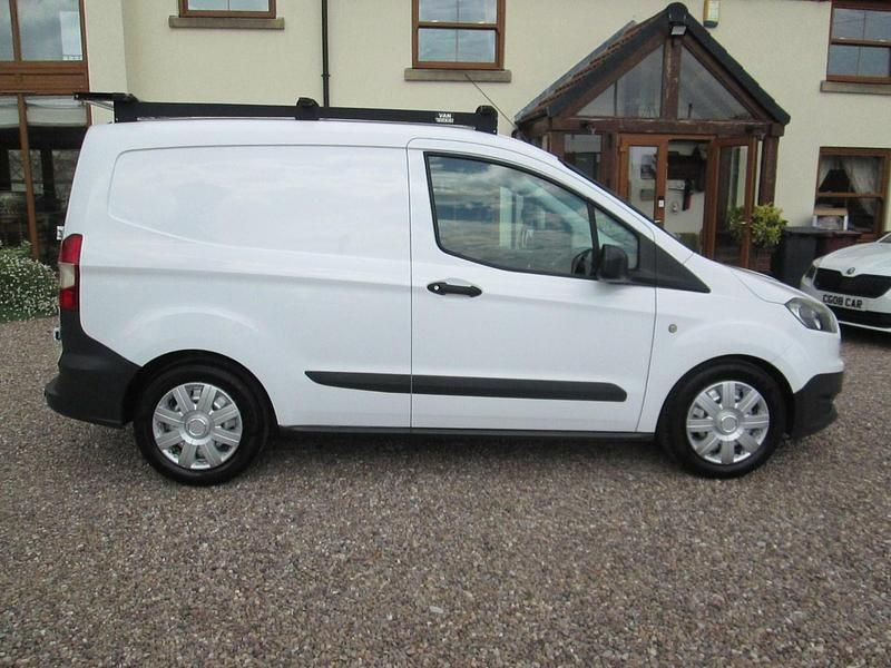 Usado Ford Transit 75 HP (55 kW) 2015 Branco Van