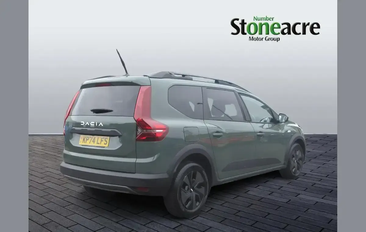 Used Dacia Jogger Expression 110 HP (80 kW) 2024 Green MPV