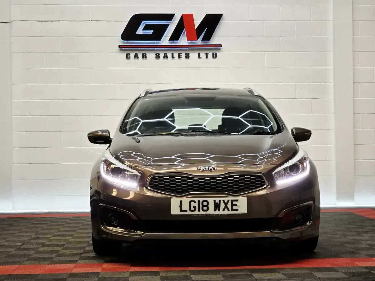 Used Kia Ceed 2018 Brown Hatchback