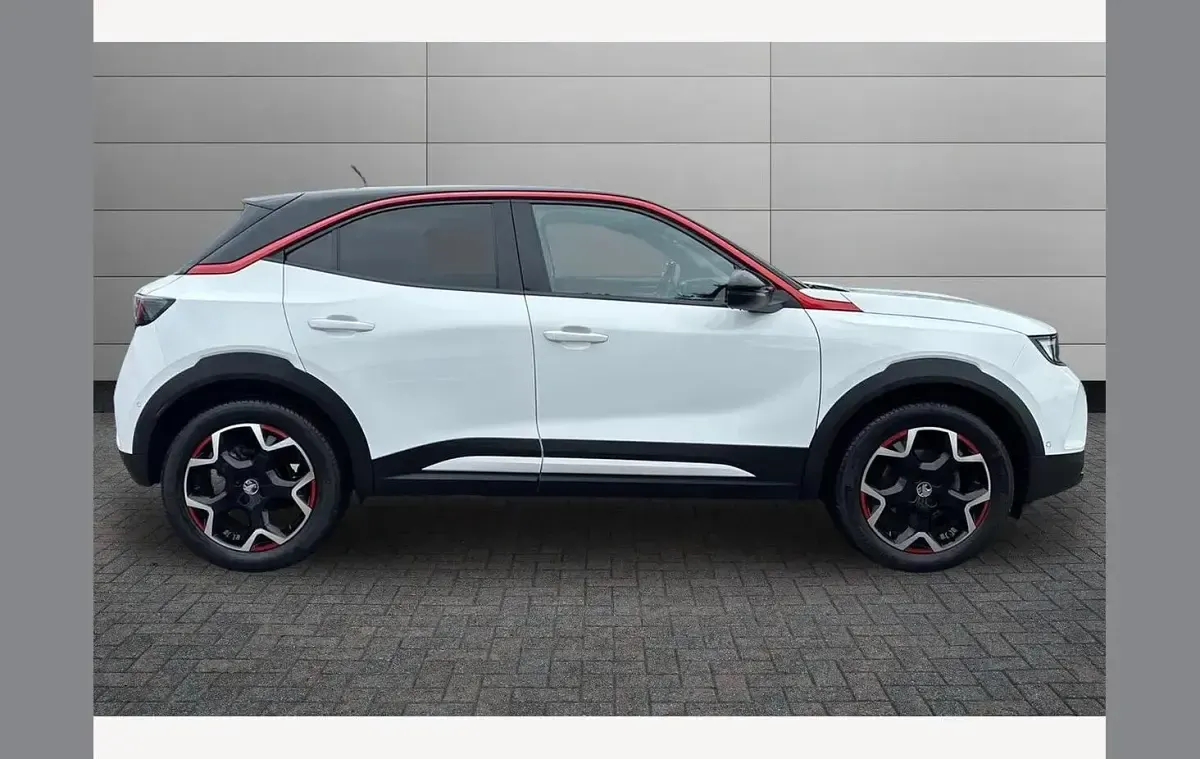 Used Vauxhall Mokka SRi 130 HP (95 kW) 2022 White SUV