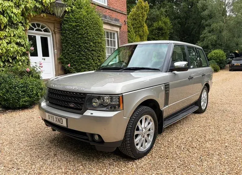 Used Land Rover Range Rover Vogue 313 HP (230 kW) 2011 Gold SUV