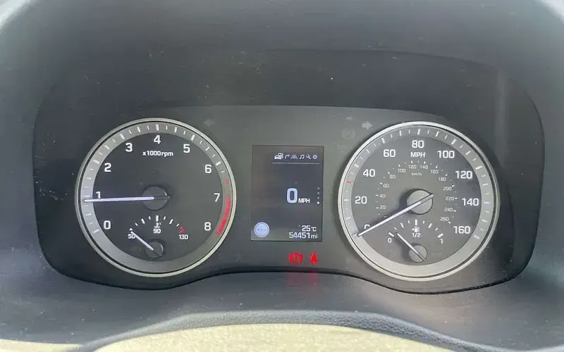Used Hyundai Tucson SE 132 HP (97 kW) 2018 Red SUV