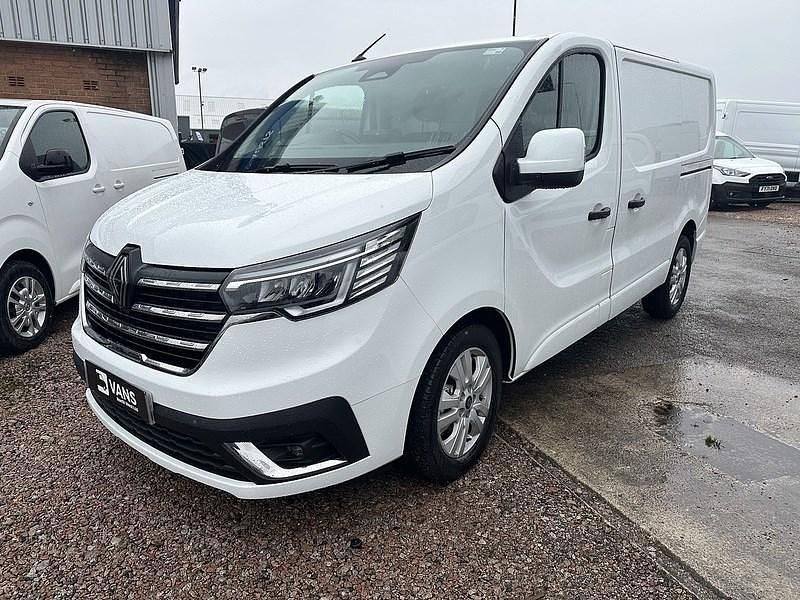New Renault Trafic 2025 White MPV