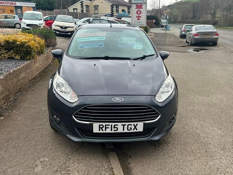 Used Ford Fiesta Zetec 82 HP (60 kW) 2015 Grey Hatchback