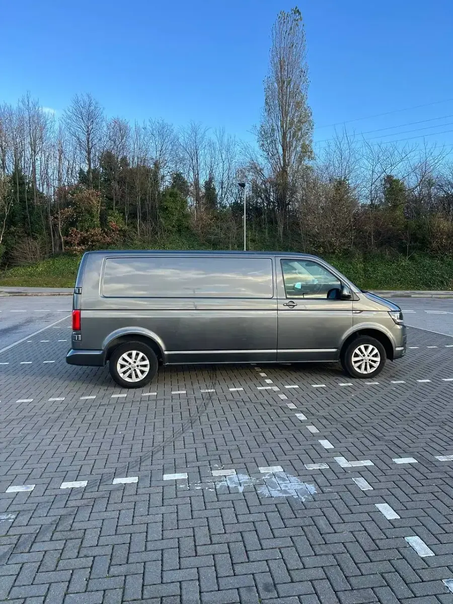 Used VW Transporter Highline 148 HP (108 kW) 2019 Grey Van