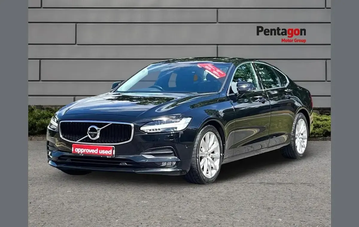Used Volvo S90 Momentum 187 HP (137 kW) 2017 Black Sedan