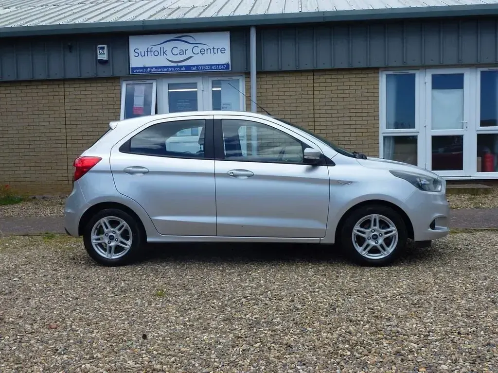 Used Ford Ka Plus Zetec 70 HP (51 kW) 2017 Silver Hatchback