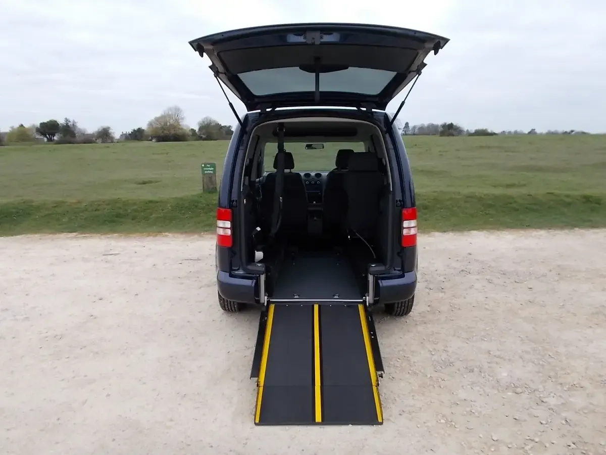 Used VW Caddy Life 102 HP (75 kW) 2014 Blue MPV