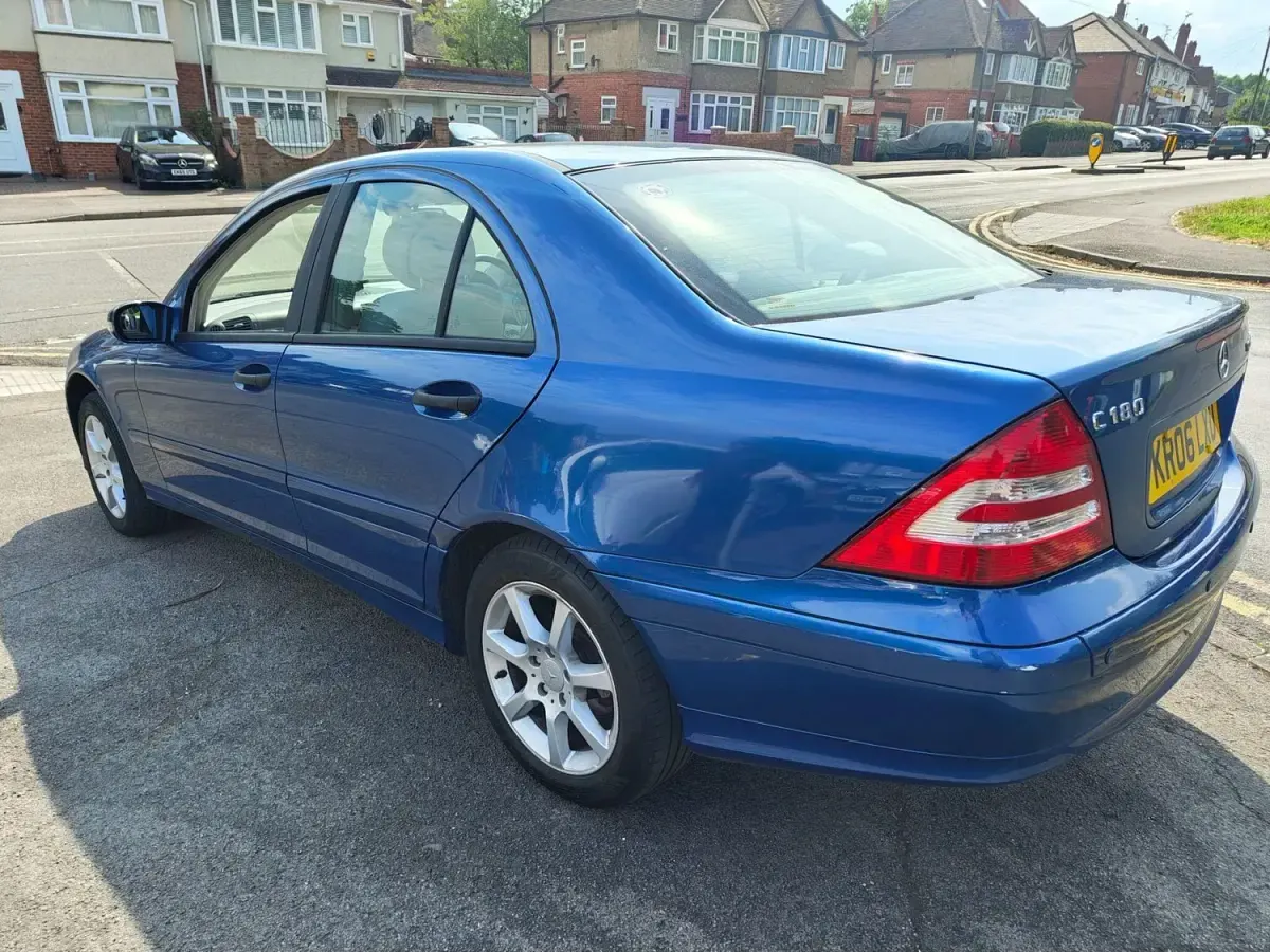Begagnad Mercedes C180 Classic 2006 Blå Sedan