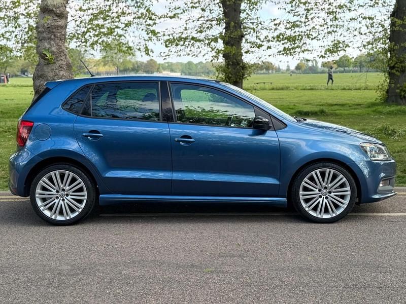 Begagnad VW Polo BlueGT 2015 Blå Halvkombi
