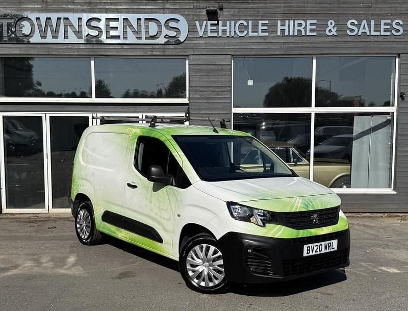 White Used 2020 Peugeot Partner Van | £6,995 (Good price) - Image 1/4
