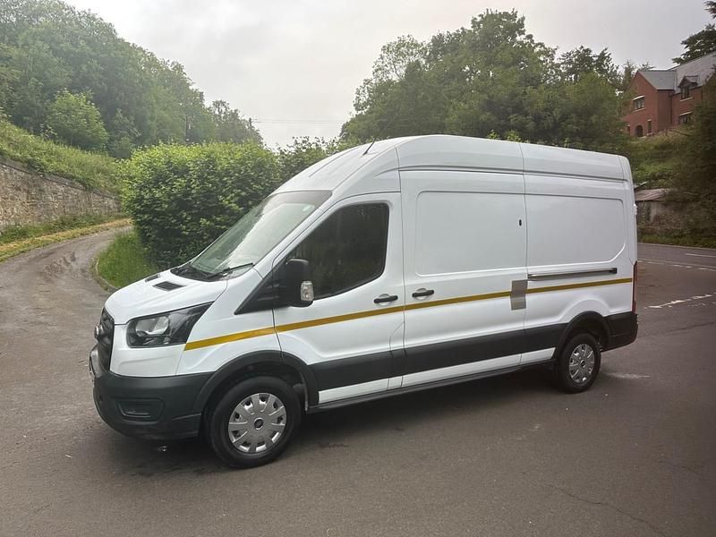 Usado Ford Transit 130 HP (95 kW) 2022 Branco Van