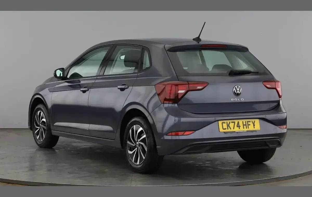 Gebraucht VW Polo Life 95 PS (69 kW) 2024 Grau Kleinwagen
