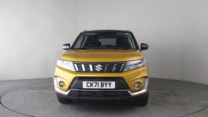 Used Suzuki Vitara SZ-T 129 HP (94 kW) 2021 Solar yellow / black contrast roof SUV