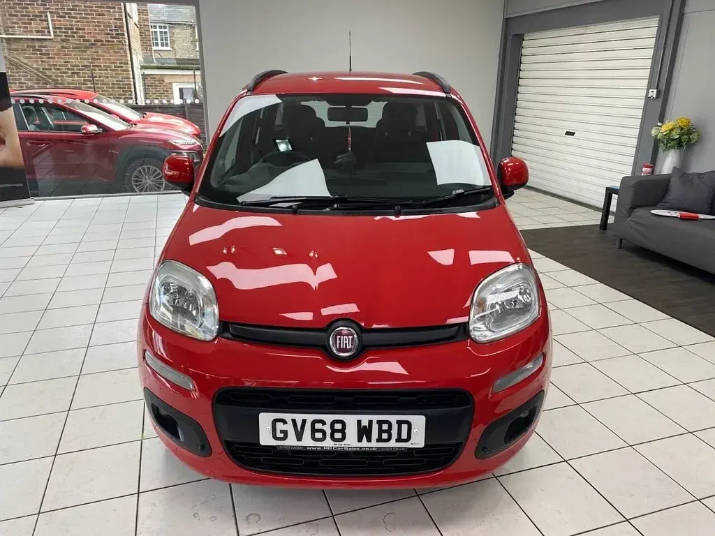 Begagnad Fiat Panda Lounge 69 HK (50 kW) 2019 Röd Halvkombi