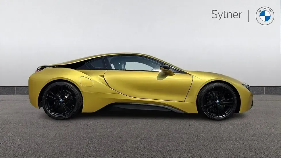 Used BMW i8 Comfort Edition 362 HP (266 kW) 2018 Yellow Coupe