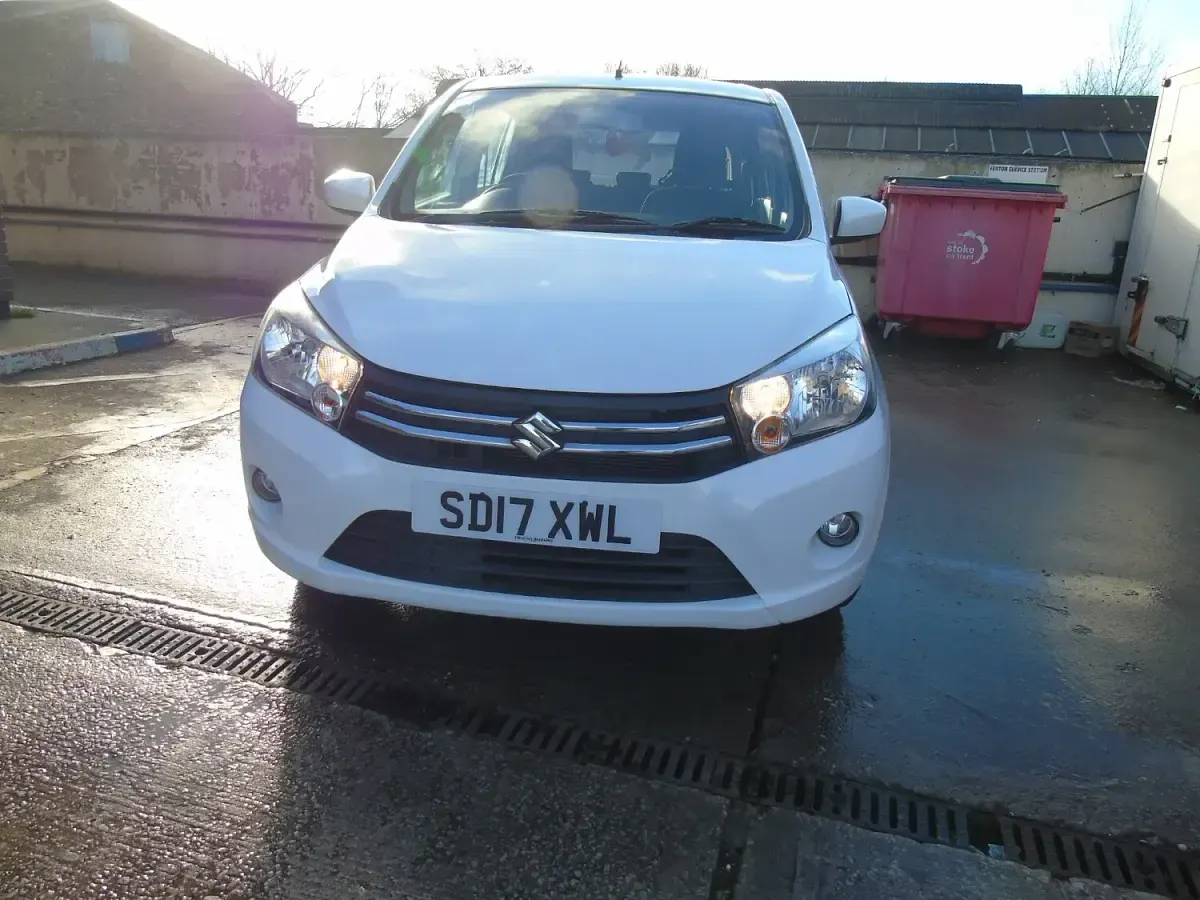 Used Suzuki Celerio SZ4 68 HP (50 kW) 2017 White Hatchback