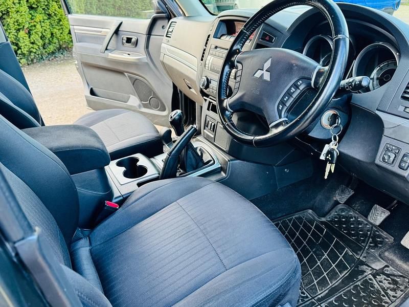 Used Mitsubishi Shogun 197 HP (144 kW) 2013 Grey SUV