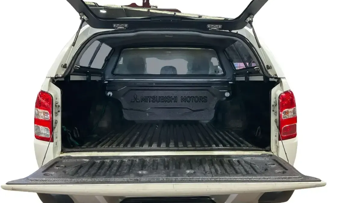 Used Mitsubishi L200 Warrior 2018 White Pickup
