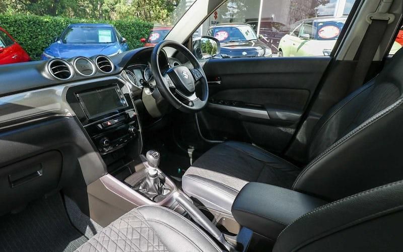 Used Suzuki Vitara SZ5 129 HP (94 kW) 2023 White SUV