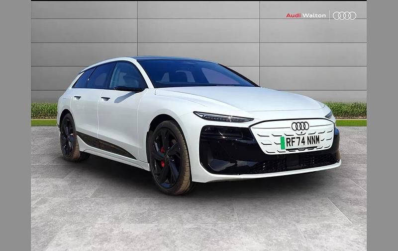 White Used 2025 Audi e-tron Performance SUV | £70,990 - Image 1/4