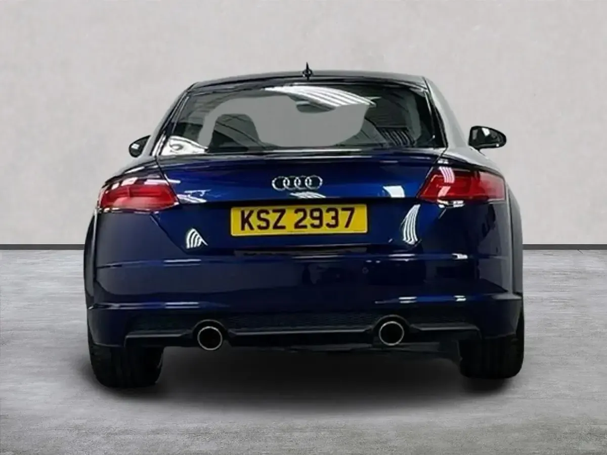 Używany Audi TT Sport 245 KM (180 kW) 2023 Niebieski Coupe
