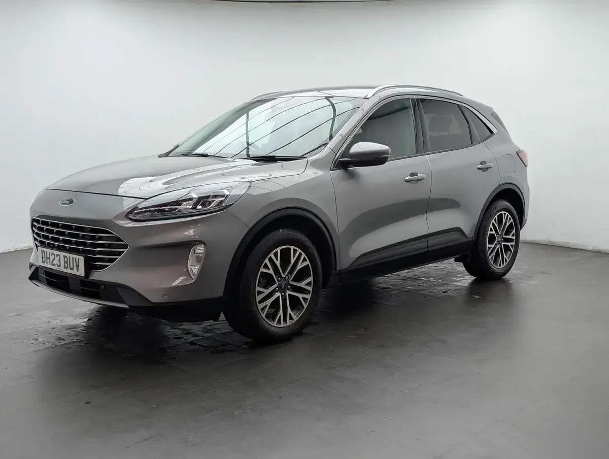 Used Ford Kuga Titanium 150 HP (110 kW) 2023 Silver SUV