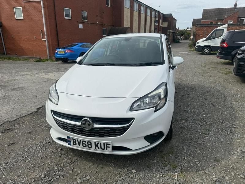 Second-hand Vauxhall Corsa 2018 Alb Hatchback