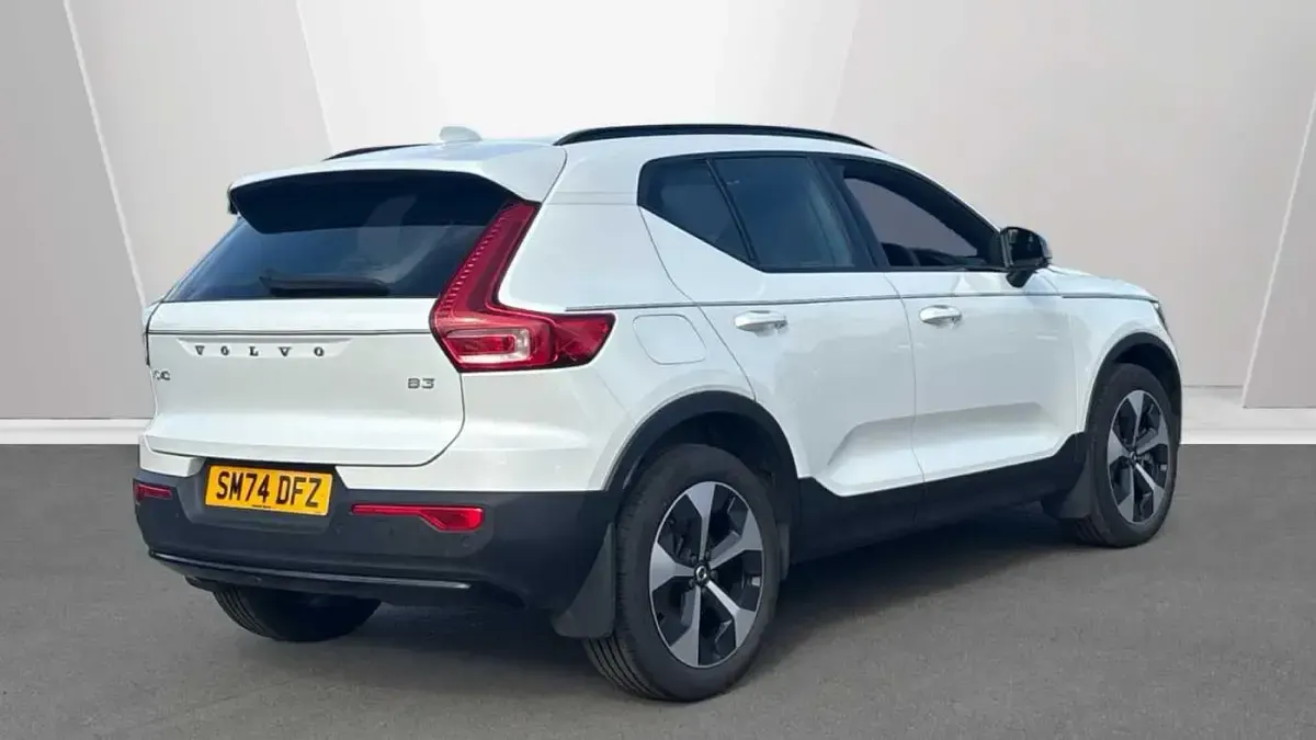 Used Volvo XC40 Plus 161 HP (118 kW) 2025 SUV