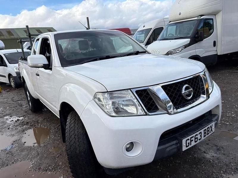White Used 2013 Nissan Navara Acenta Pickup | £3,495 (Good price) - Image 1/4