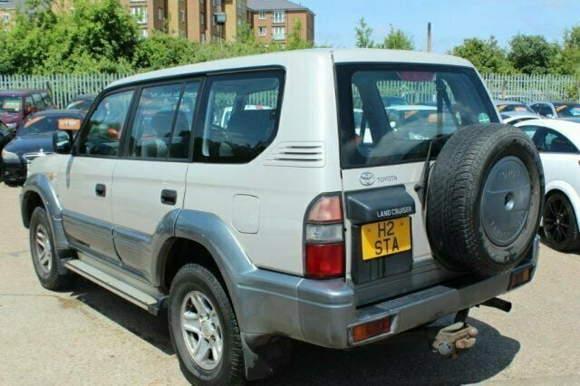 Used Toyota Land Cruiser 123 HP (90 kW) 1997 SUV