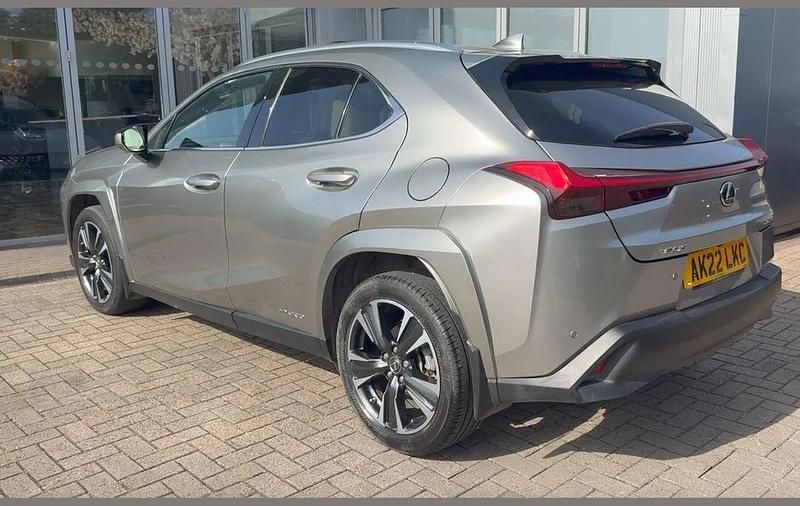 Used Lexus UX 250h 180 HP (132 kW) 2022 Silver SUV