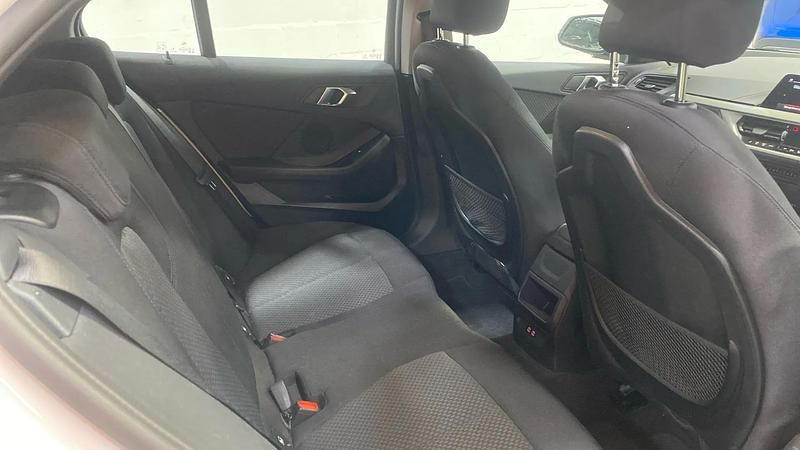 Used BMW 118 136 HP (100 kW) 2024 White Hatchback