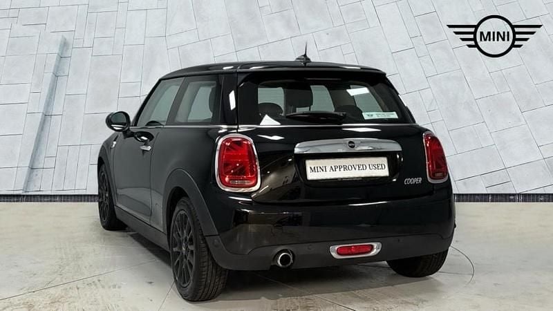 Used Mini Cooper Hatch 134 HP (98 kW) 2018 Black Hatchback
