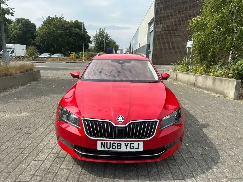 Used Skoda Superb LAURIN & KLEMENT 150 HP (110 kW) 2018 Red Estate
