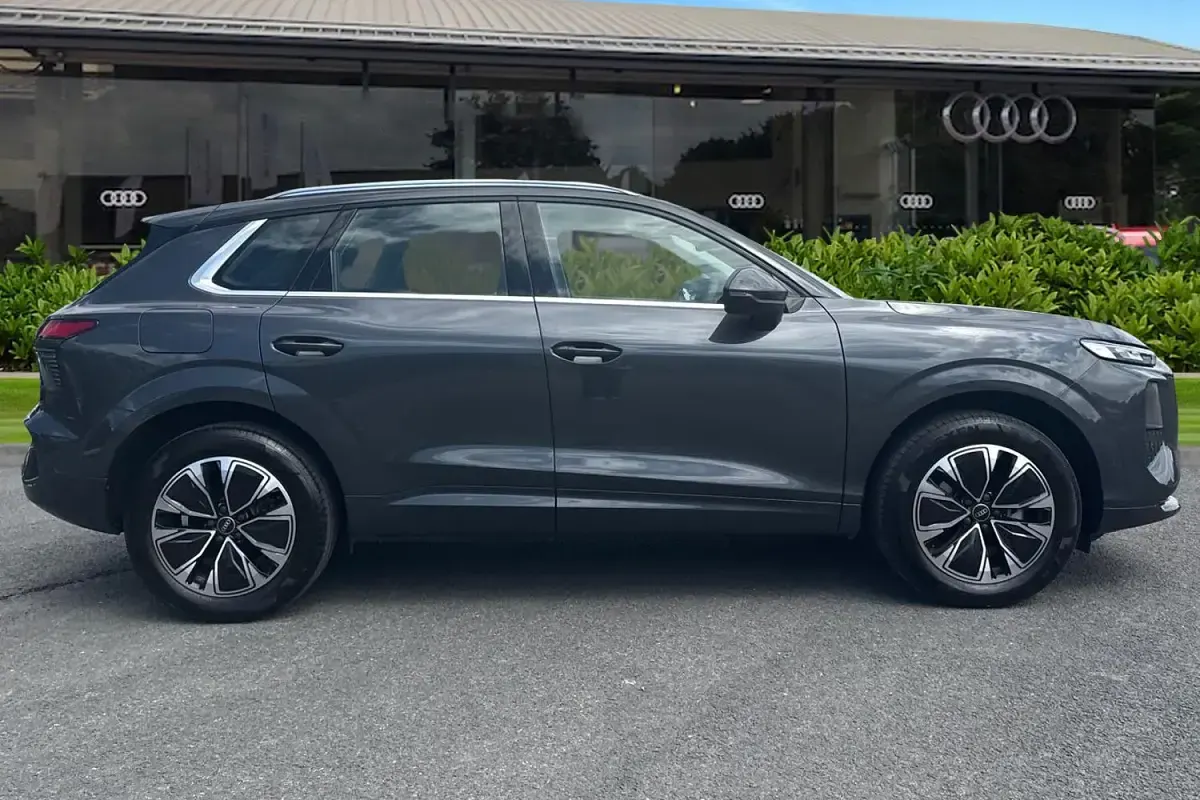 Used Audi Q3 Sport 150 HP (110 kW) 2026 Grey SUV