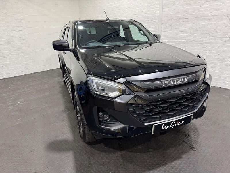 Black New 2025 Isuzu D-Max Pickup | £38,999 (Good price) - Image 1/4