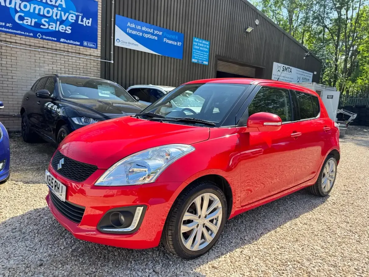 Used Suzuki Swift SZ4 94 HP (69 kW) 2015 Red Hatchback