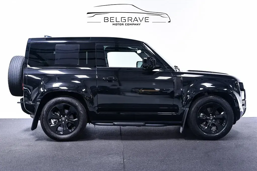 Used Land Rover Defender SE Dynamic 249 HP (183 kW) 2025 SUV