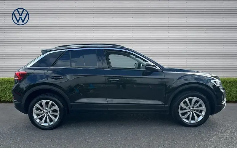 Używany VW T-Roc Match 116 KM (85 kW) 2025 Czarny SUV