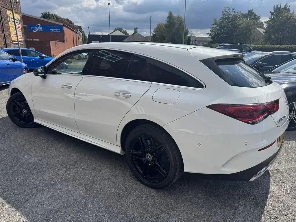 Used Mercedes CLA250e Shooting Brake AMG line 218 HP (160 kW) 2021 White Estate